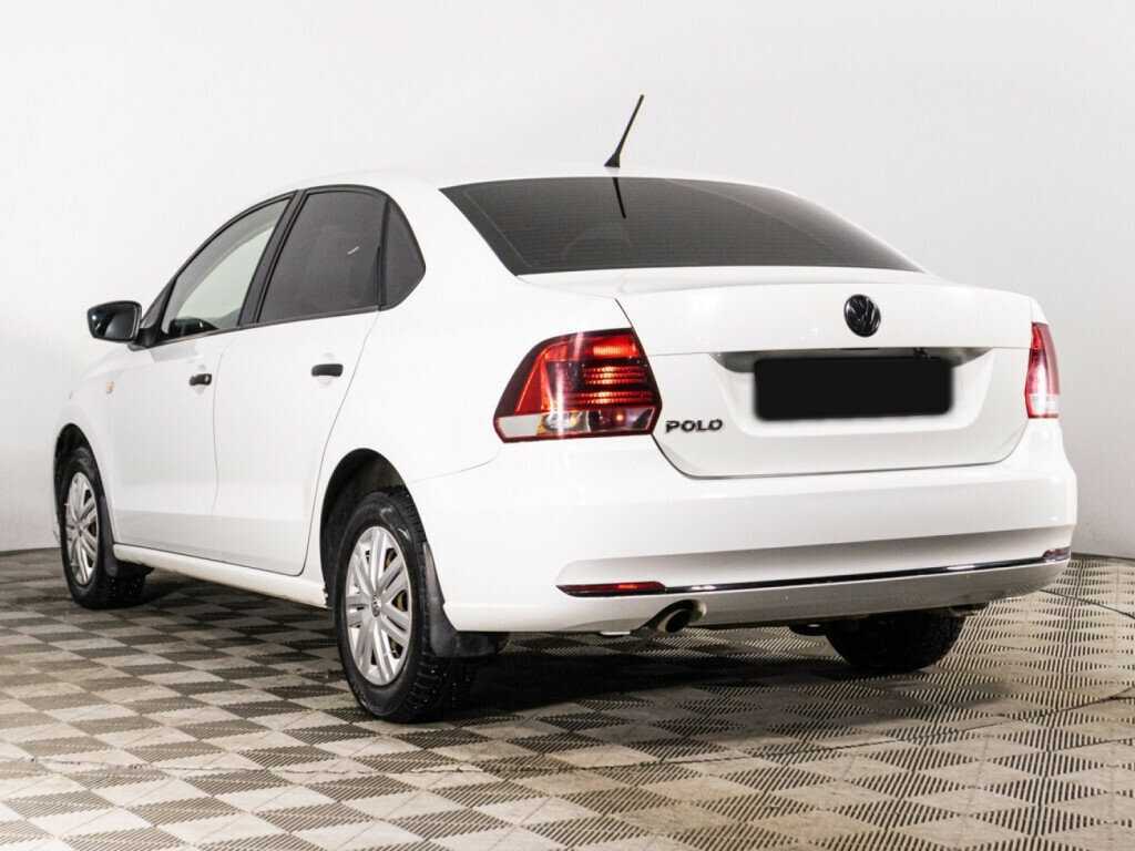 Volkswagen Polo с пробегом — 2016 год. Фото: #6