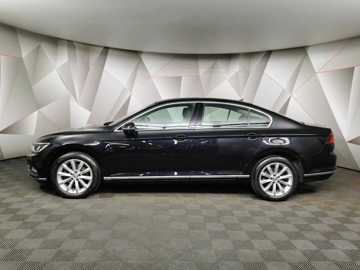 Volkswagen Passat с пробегом — 2019 год. Фото: #4
