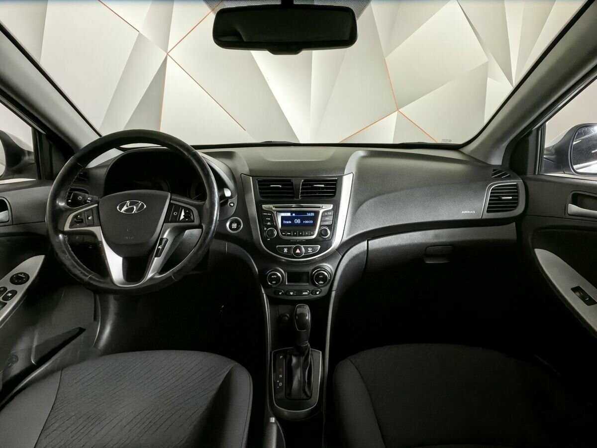 Hyundai Solaris с пробегом — 2014 год. Фото: #9