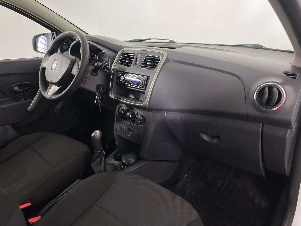 Renault Logan с пробегом — 2014 год. Фото: #11