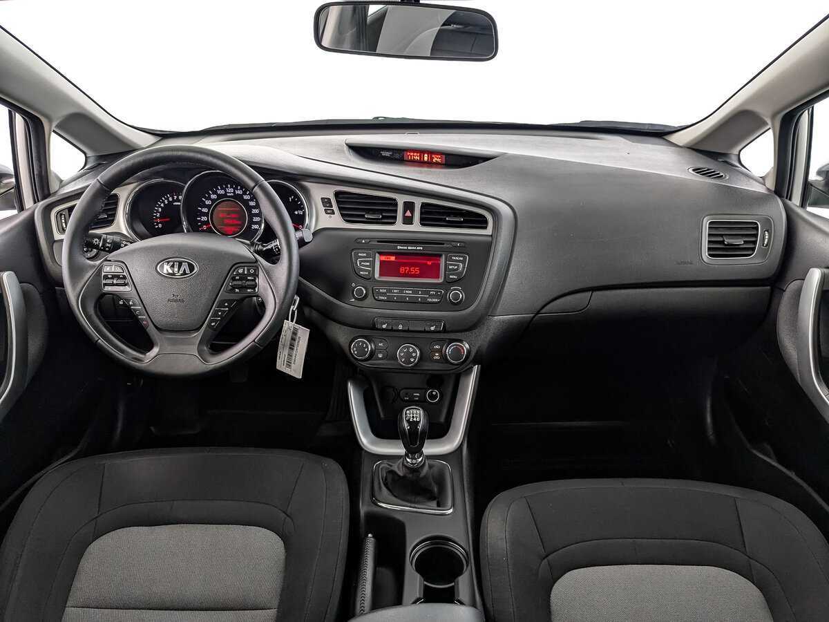 Kia Ceed с пробегом — 2015 год. Фото: #9