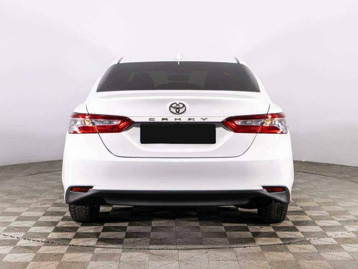 Toyota Camry с пробегом — 2019 год. Фото: #5