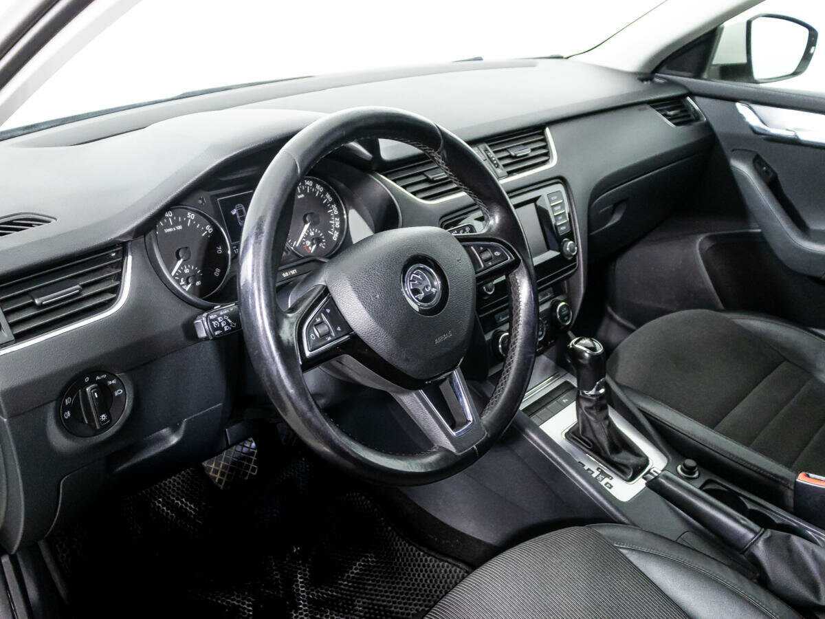 Skoda Octavia с пробегом — 2013 год. Фото: #10