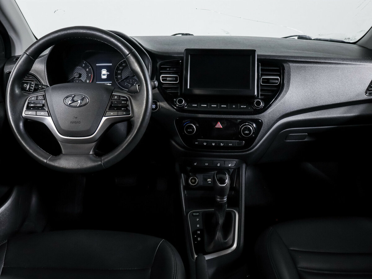 Hyundai Solaris с пробегом — 2020 год. Фото: #9