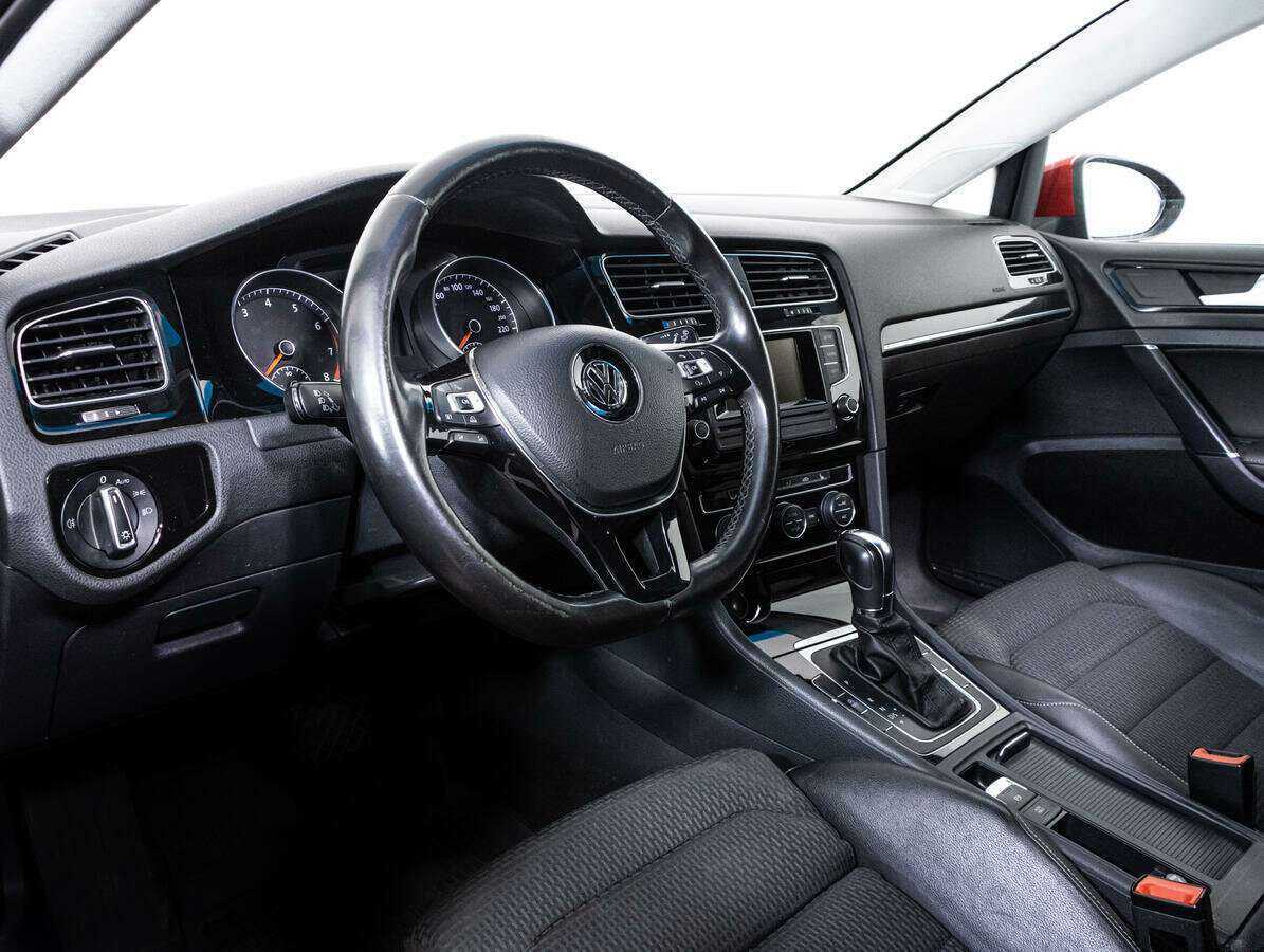 Volkswagen Golf с пробегом — 2013 год. Фото: #10