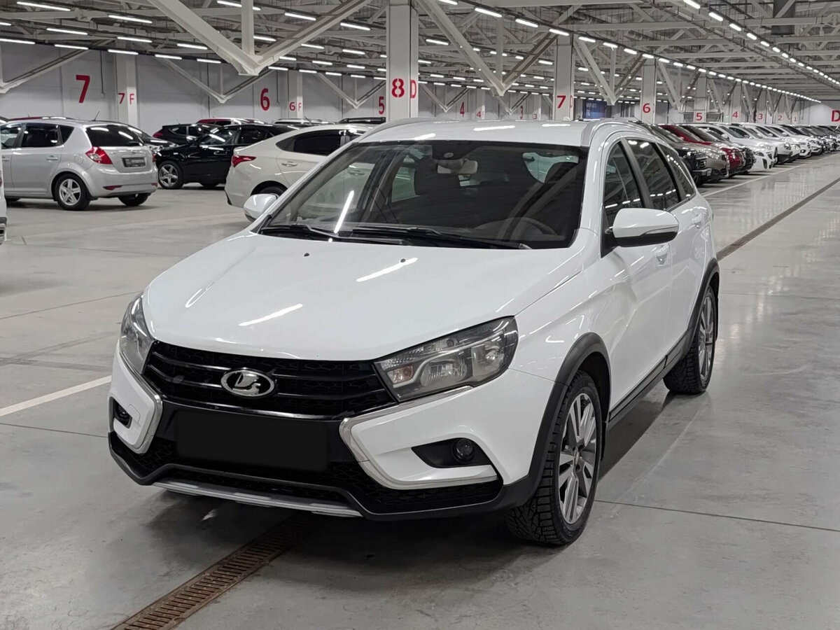 Lada (ВАЗ) Vesta с пробегом — 2018 год. Посмотреть фото