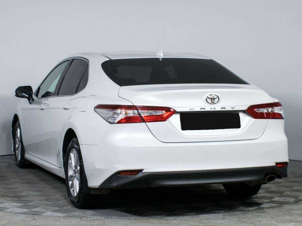 Toyota Camry с пробегом — 2020 год. Фото: #6