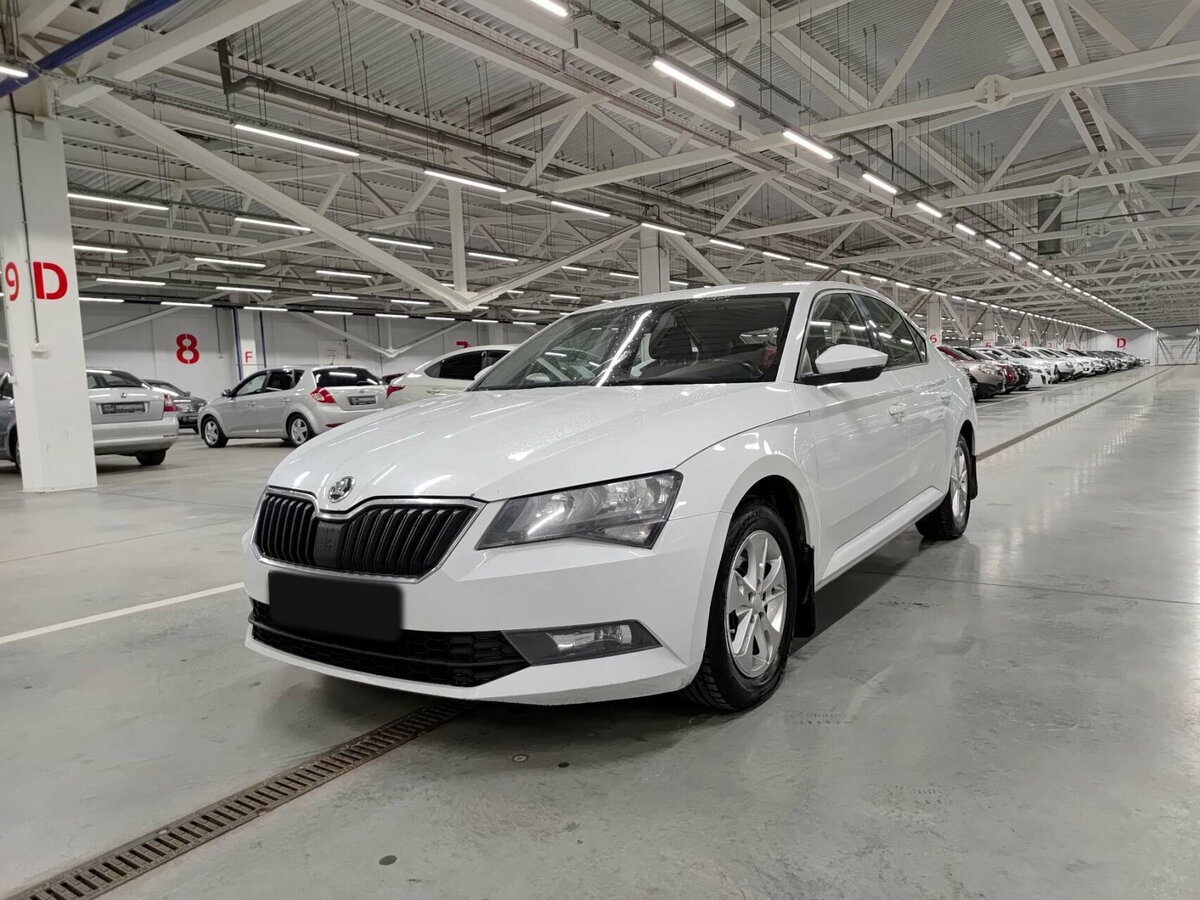 Skoda Superb с пробегом — 2016 год. Посмотреть фото