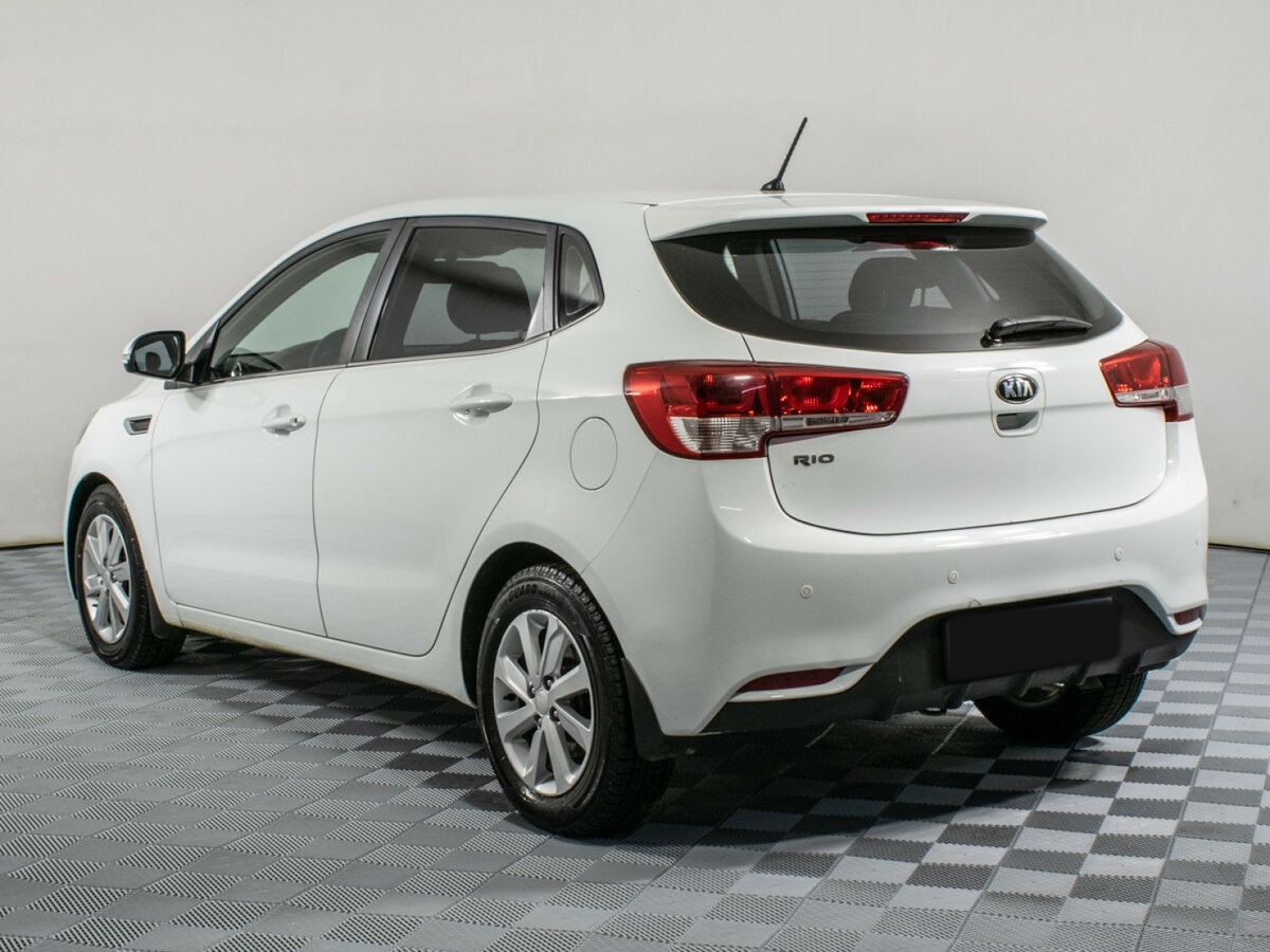 Kia Rio с пробегом — 2016 год. Фото: #6