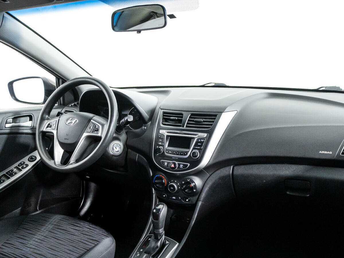 Hyundai Solaris с пробегом — 2015 год. Фото: #8