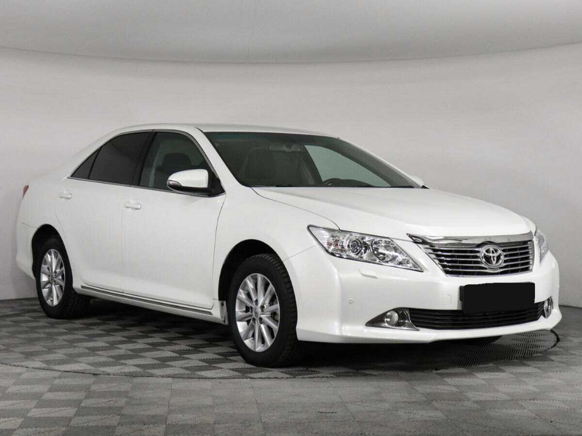 Toyota Camry с пробегом — 2014 год. Фото: #2