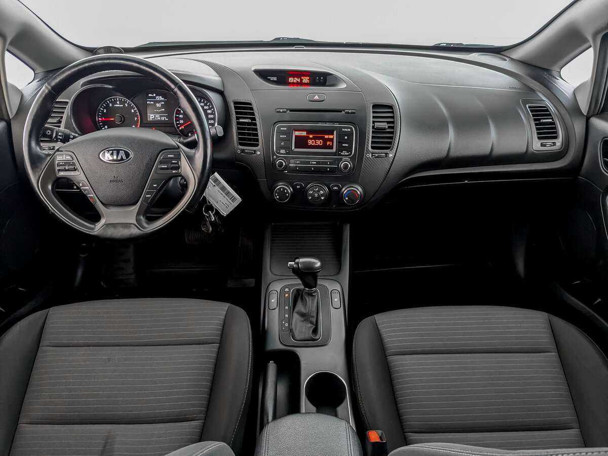 Kia Cerato с пробегом — 2015 год. Фото: #11