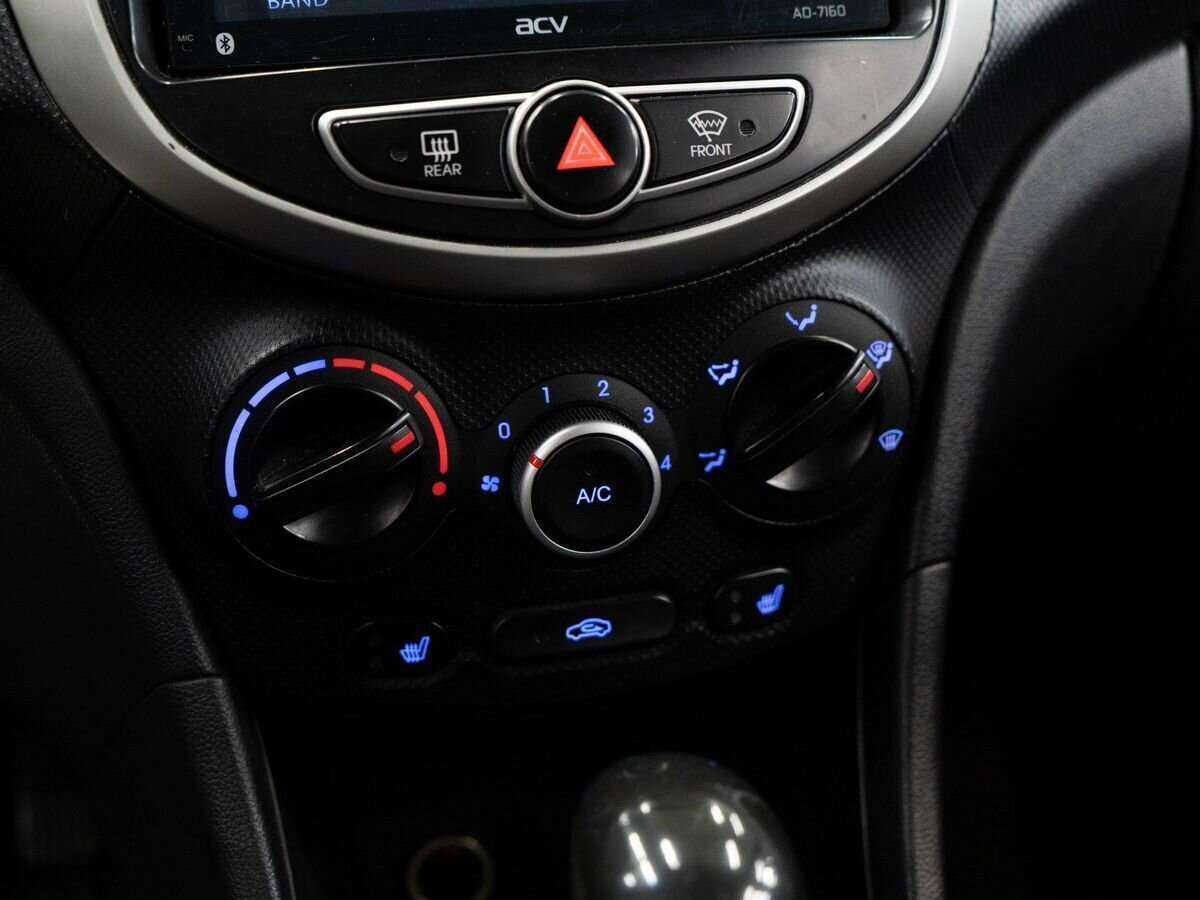Hyundai Solaris с пробегом — 2013 год. Фото: #7