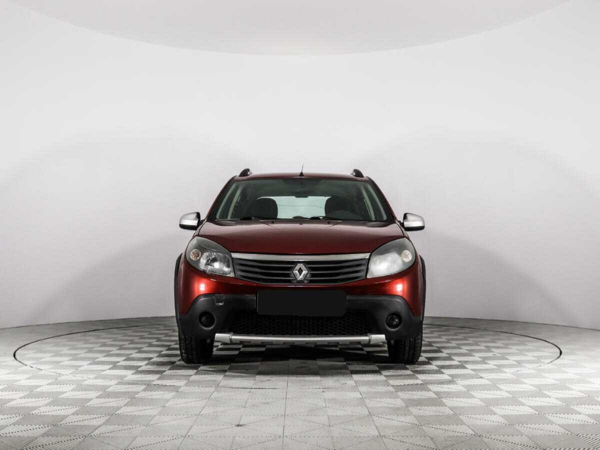 Renault Sandero с пробегом — 2014 год. Фото: #1