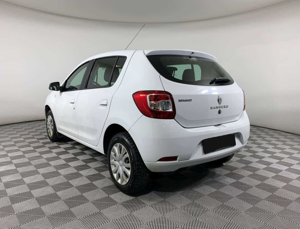 Renault Sandero с пробегом — 2017 год. Фото: #6