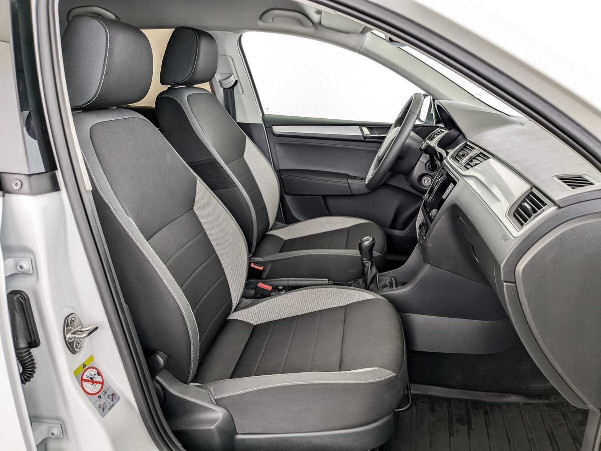 Skoda Rapid с пробегом — 2019 год. Фото: #18