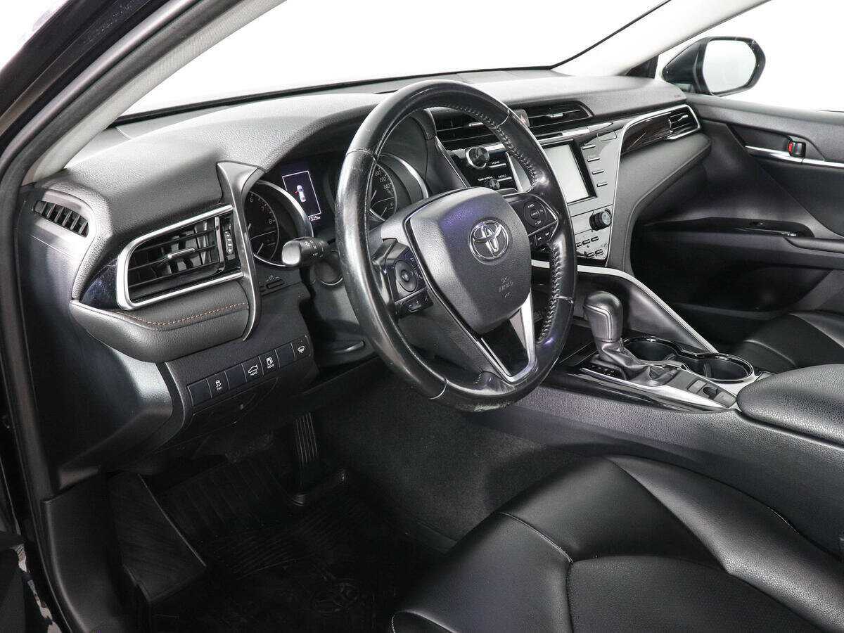 Toyota Camry с пробегом — 2019 год. Фото: #8
