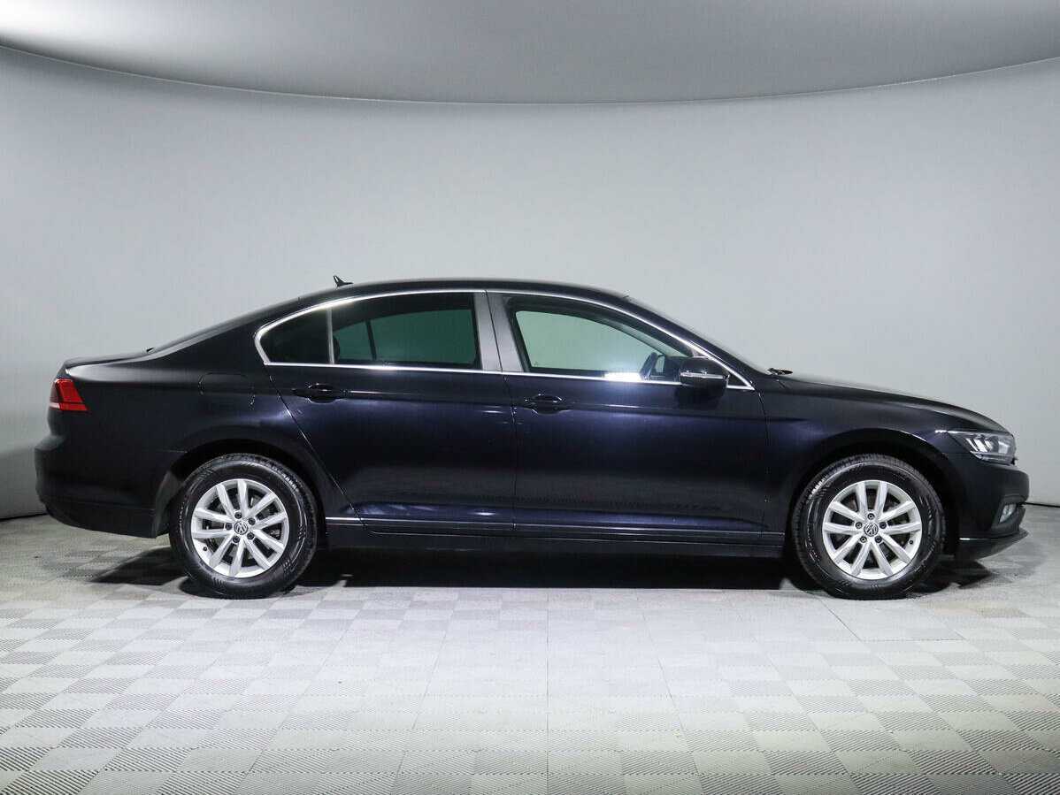 Volkswagen Passat с пробегом — 2020 год. Фото: #3