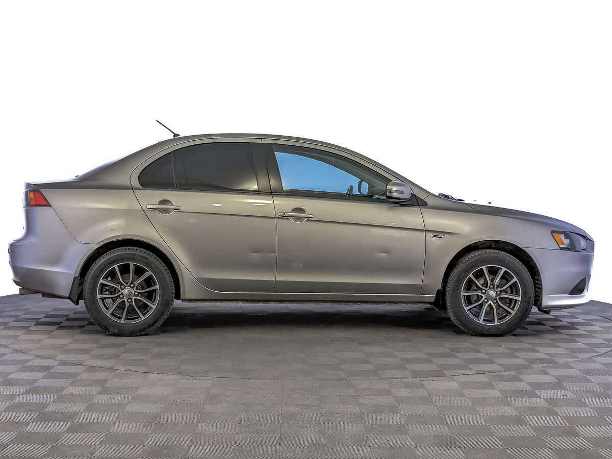 Mitsubishi Lancer с пробегом — 2015 год. Фото: #3