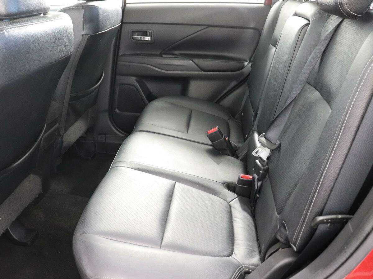 Mitsubishi Outlander с пробегом — 2013 год. Фото: #7