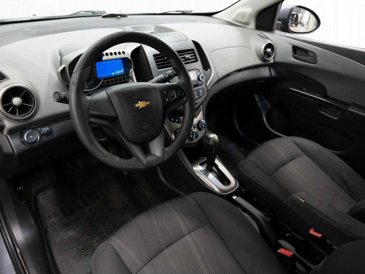 Chevrolet Aveo с пробегом — 2014 год. Фото: #7
