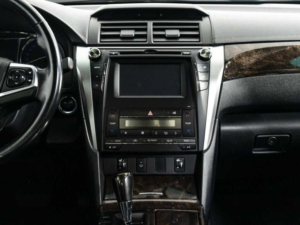 Toyota Camry с пробегом — 2015 год. Фото: #13