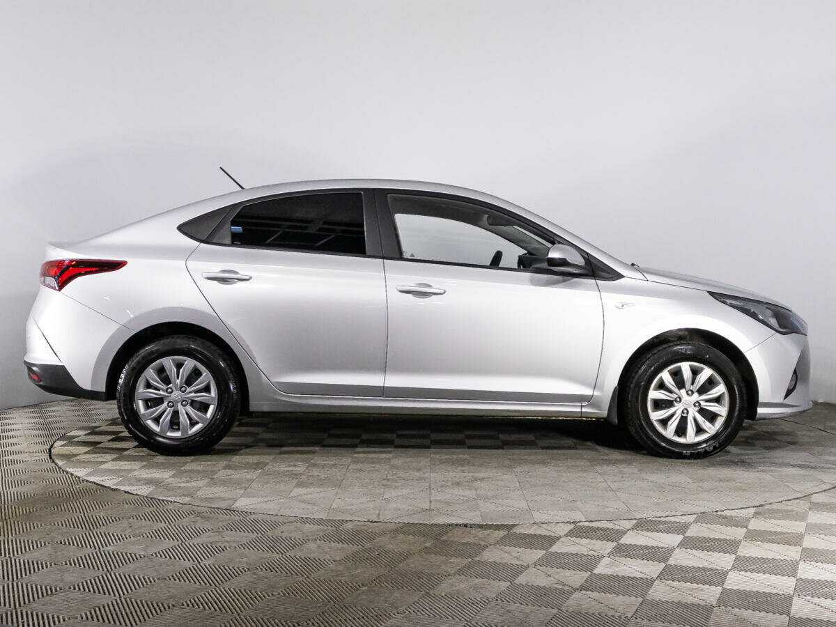 Hyundai Solaris с пробегом — 2021 год. Фото: #3