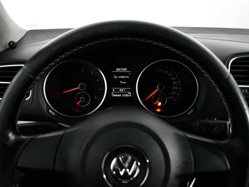 Volkswagen Golf с пробегом — 2012 год. Фото: #10