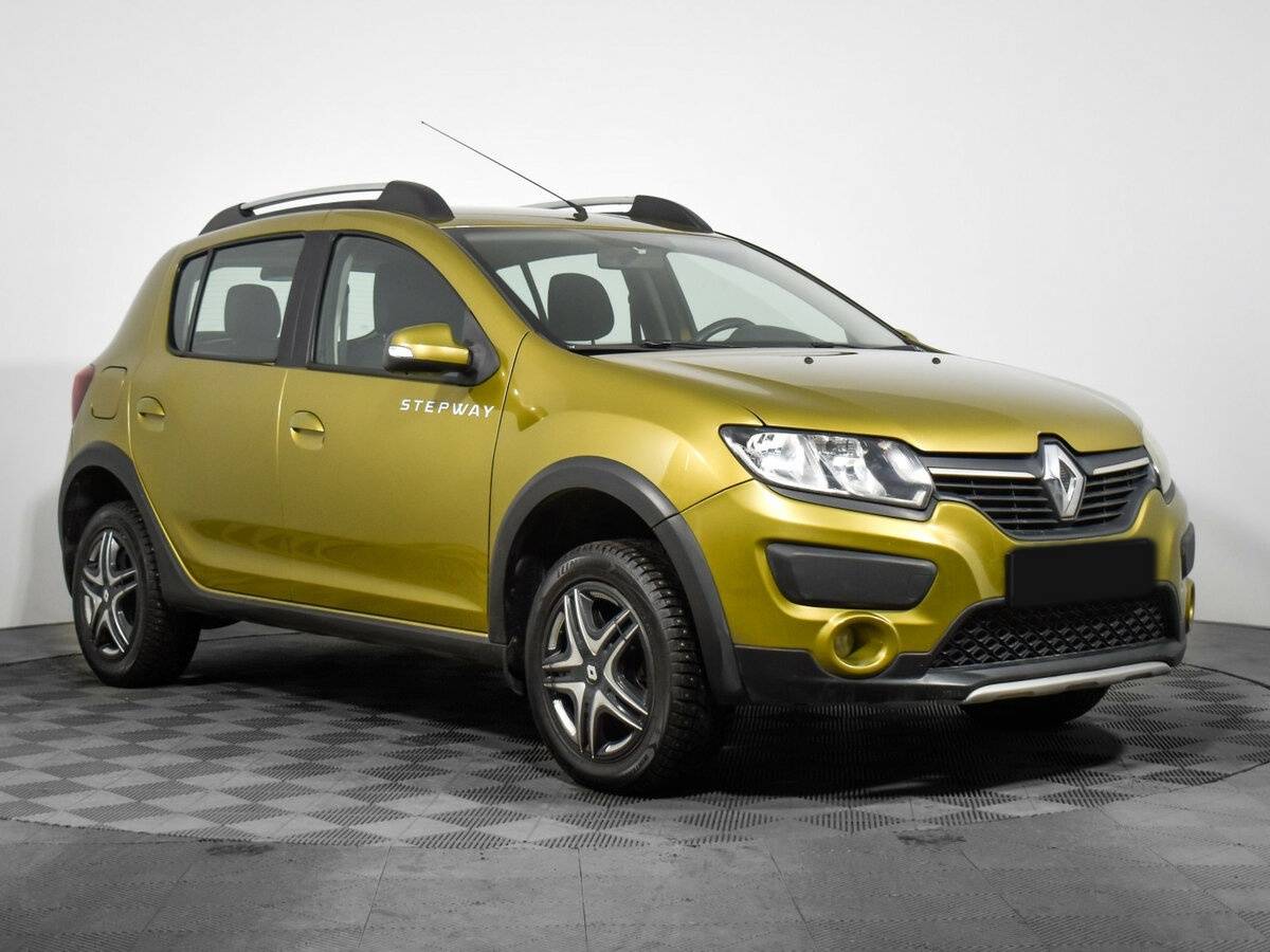 Renault Sandero с пробегом — 2017 год. Фото: #2