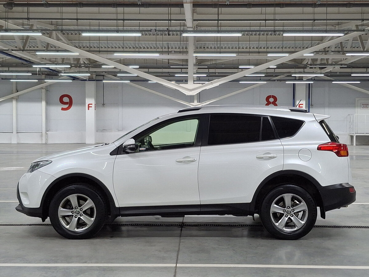 Toyota RAV4 с пробегом — 2014 год. Фото: #7