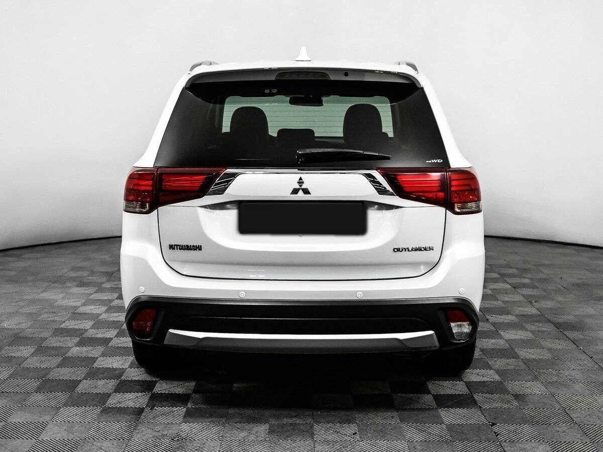 Mitsubishi Outlander с пробегом — 2017 год. Фото: #5