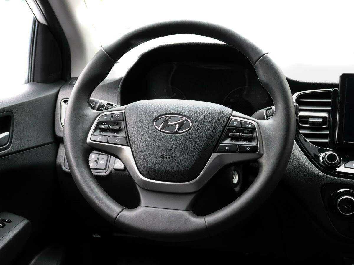 Hyundai Solaris с пробегом — 2021 год. Фото: #10
