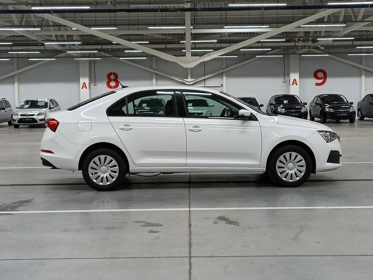 Skoda Rapid с пробегом — 2021 год. Фото: #3