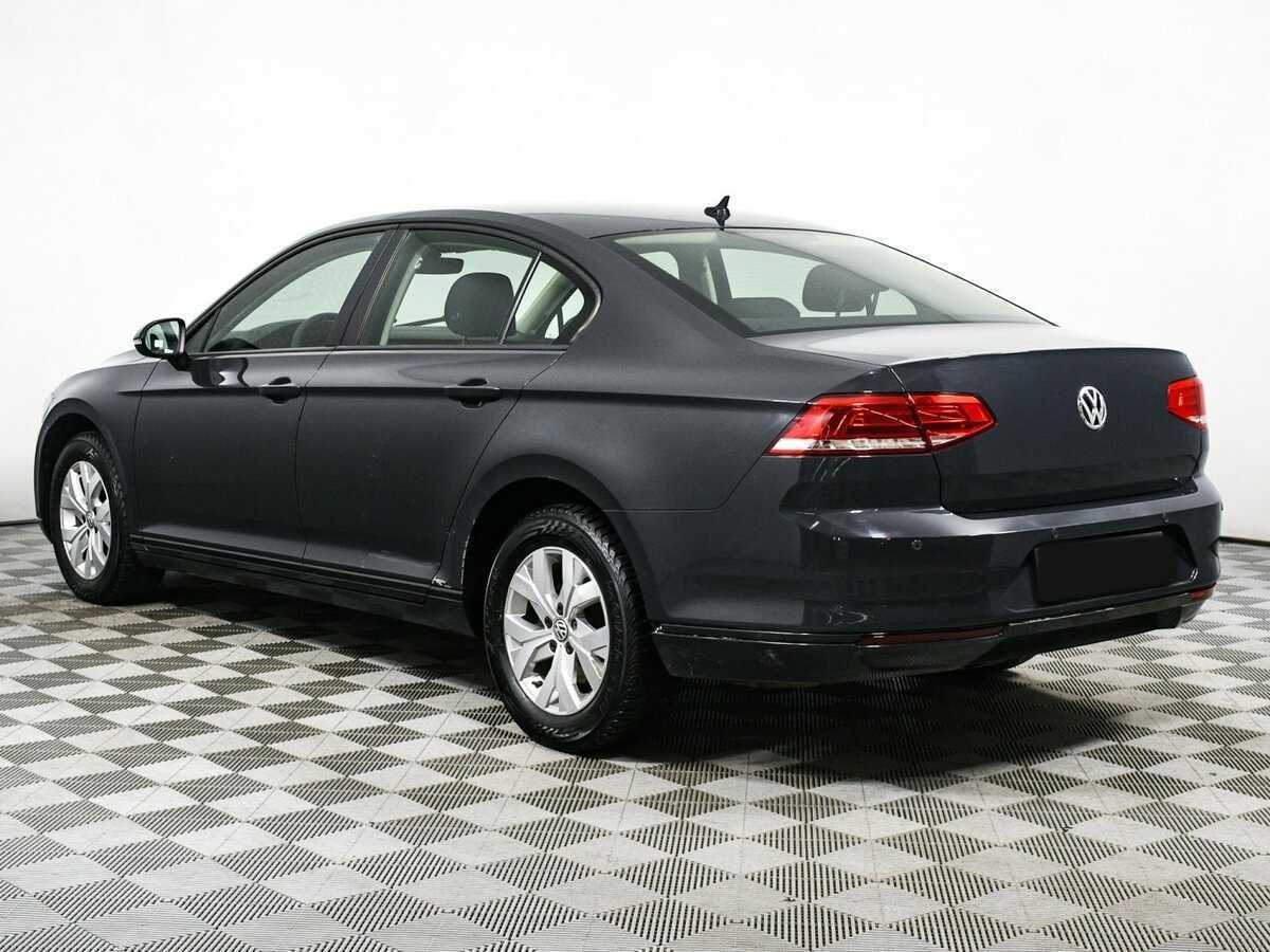 Volkswagen Passat с пробегом — 2017 год. Фото: #6