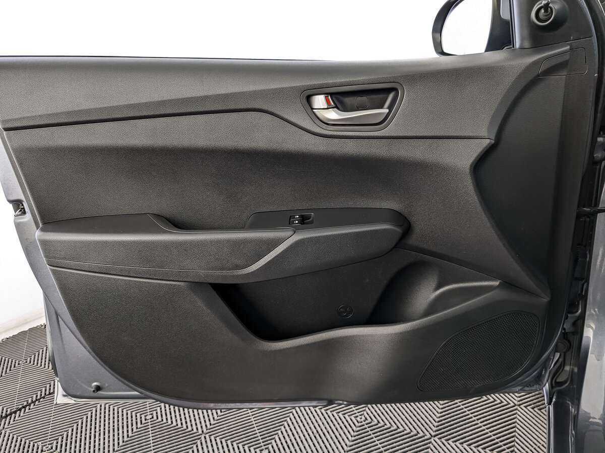 Hyundai Solaris с пробегом — 2019 год. Фото: #13