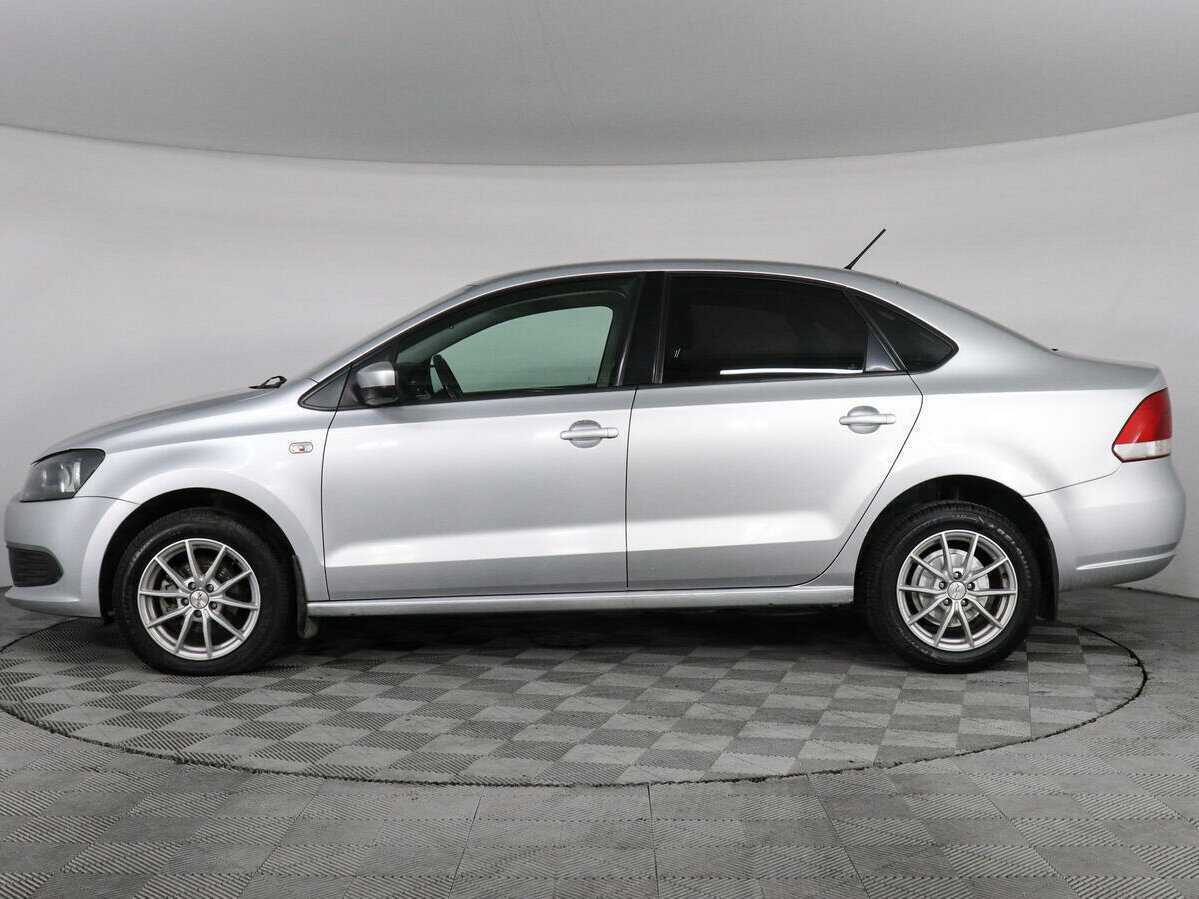Volkswagen Polo с пробегом — 2015 год. Фото: #7
