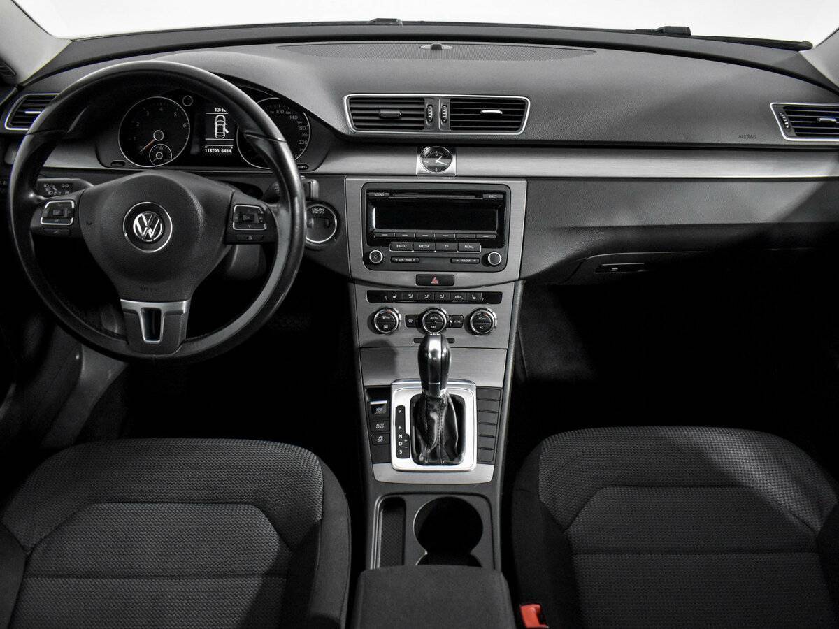 Volkswagen Passat с пробегом — 2012 год. Фото: #11