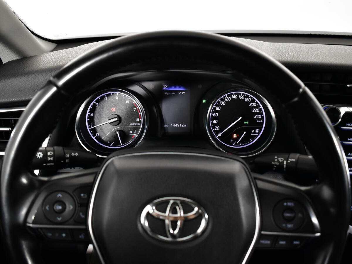Toyota Camry с пробегом — 2019 год. Фото: #10