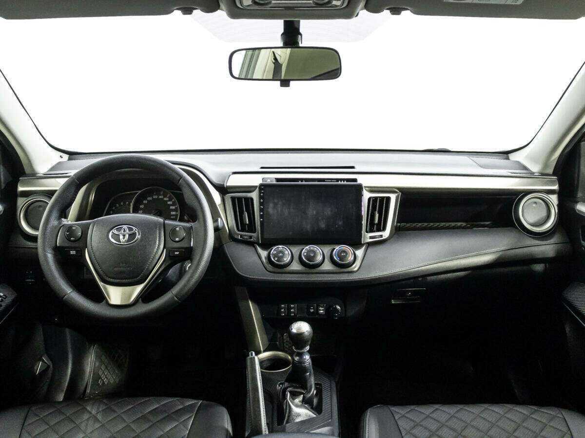 Toyota RAV4 с пробегом — 2013 год. Фото: #12