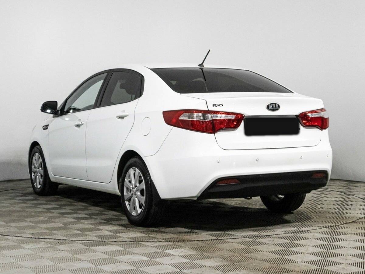 Kia Rio с пробегом — 2014 год. Фото: #6