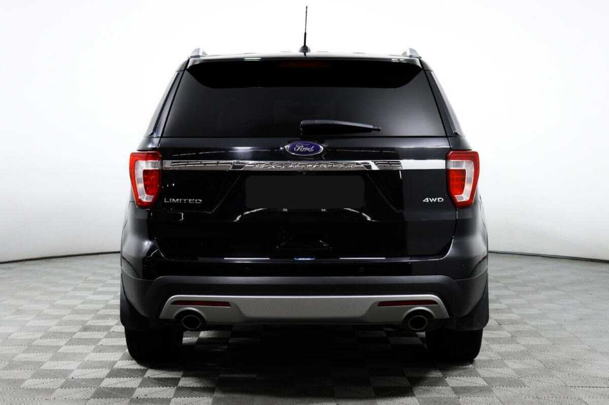 Ford Explorer с пробегом — 2015 год. Фото: #5
