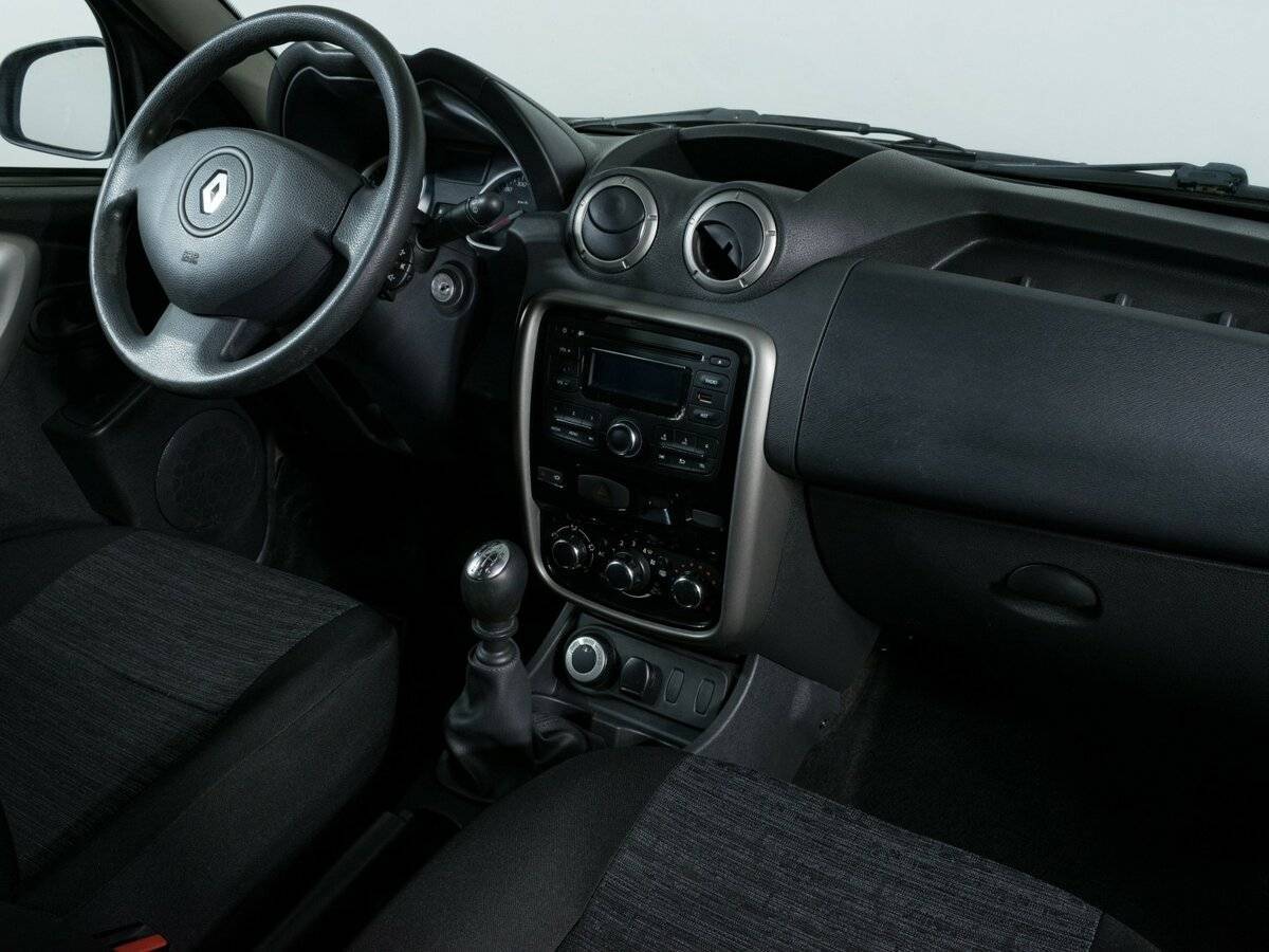 Renault Duster с пробегом — 2014 год. Фото: #9