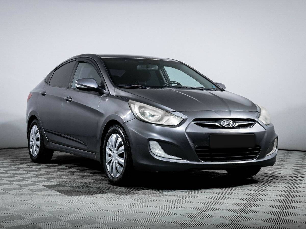 Hyundai Solaris с пробегом — 2012 год. Фото: #2