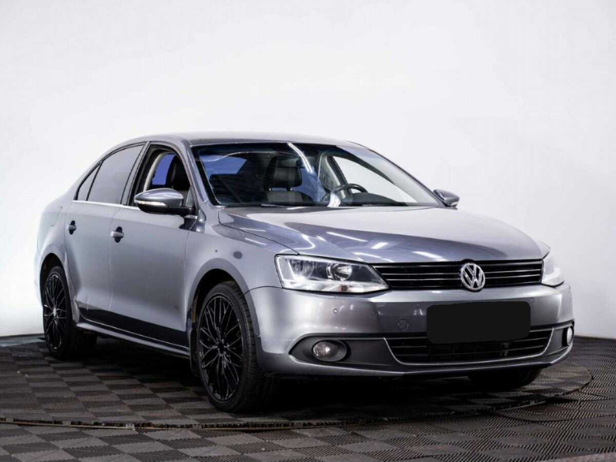 Volkswagen Jetta с пробегом — 2012 год. Фото: #2