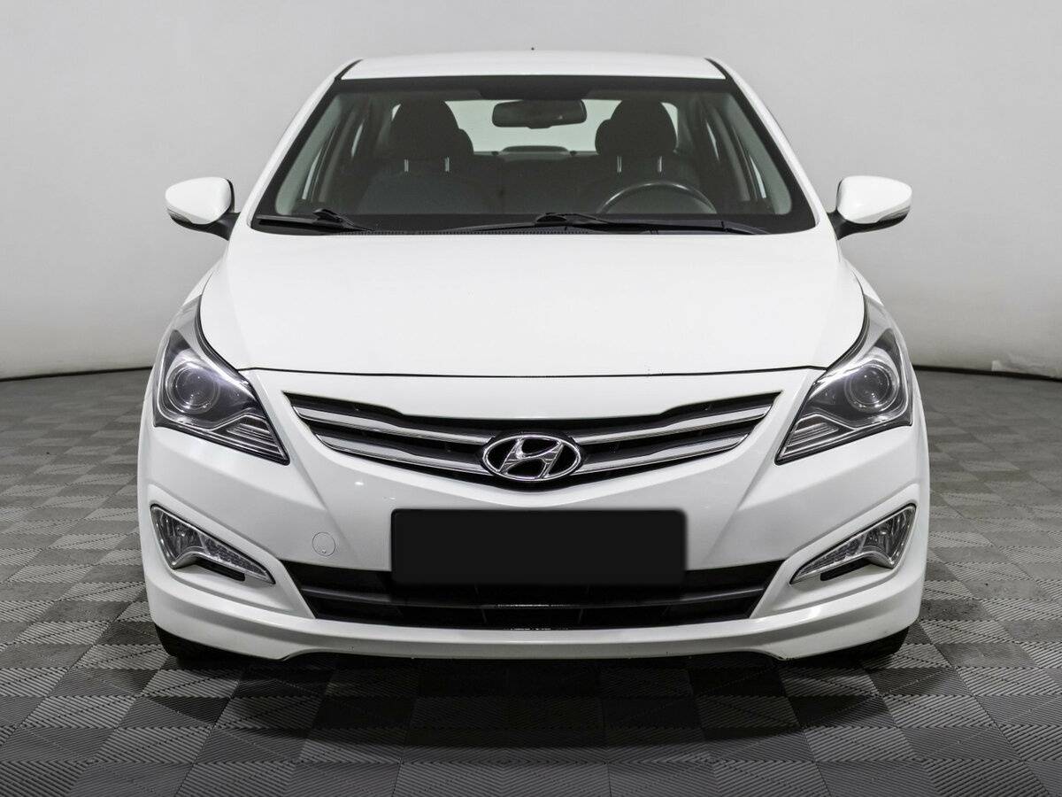 Hyundai Solaris с пробегом — 2015 год. Фото: #1