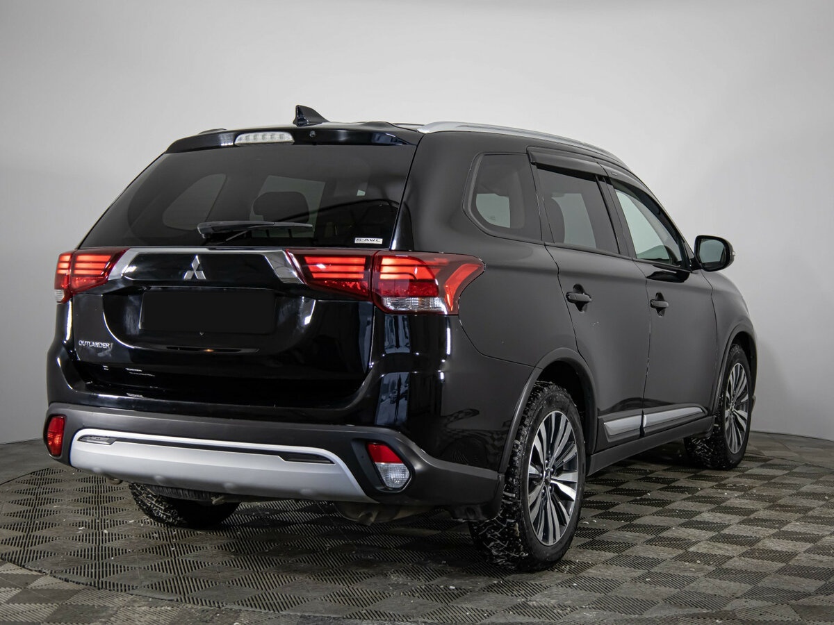 Mitsubishi Outlander с пробегом — 2020 год. Фото: #2