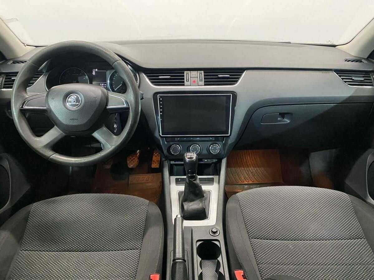 Skoda Octavia с пробегом — 2013 год. Фото: #8