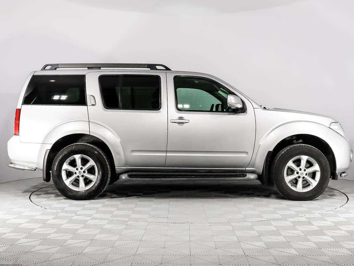 Nissan Pathfinder с пробегом — 2012 год. Фото: #3