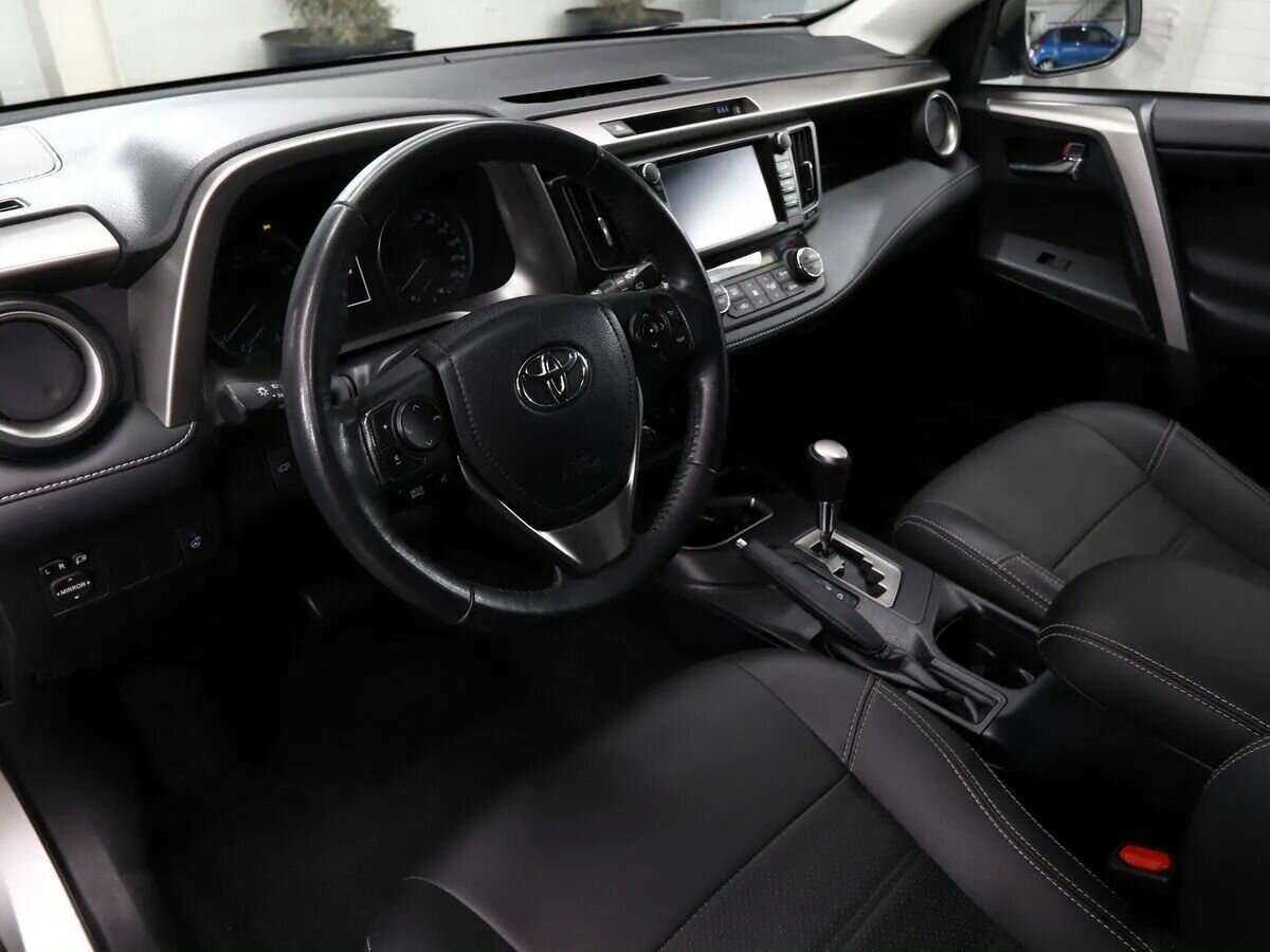 Toyota RAV4 с пробегом — 2019 год. Фото: #5