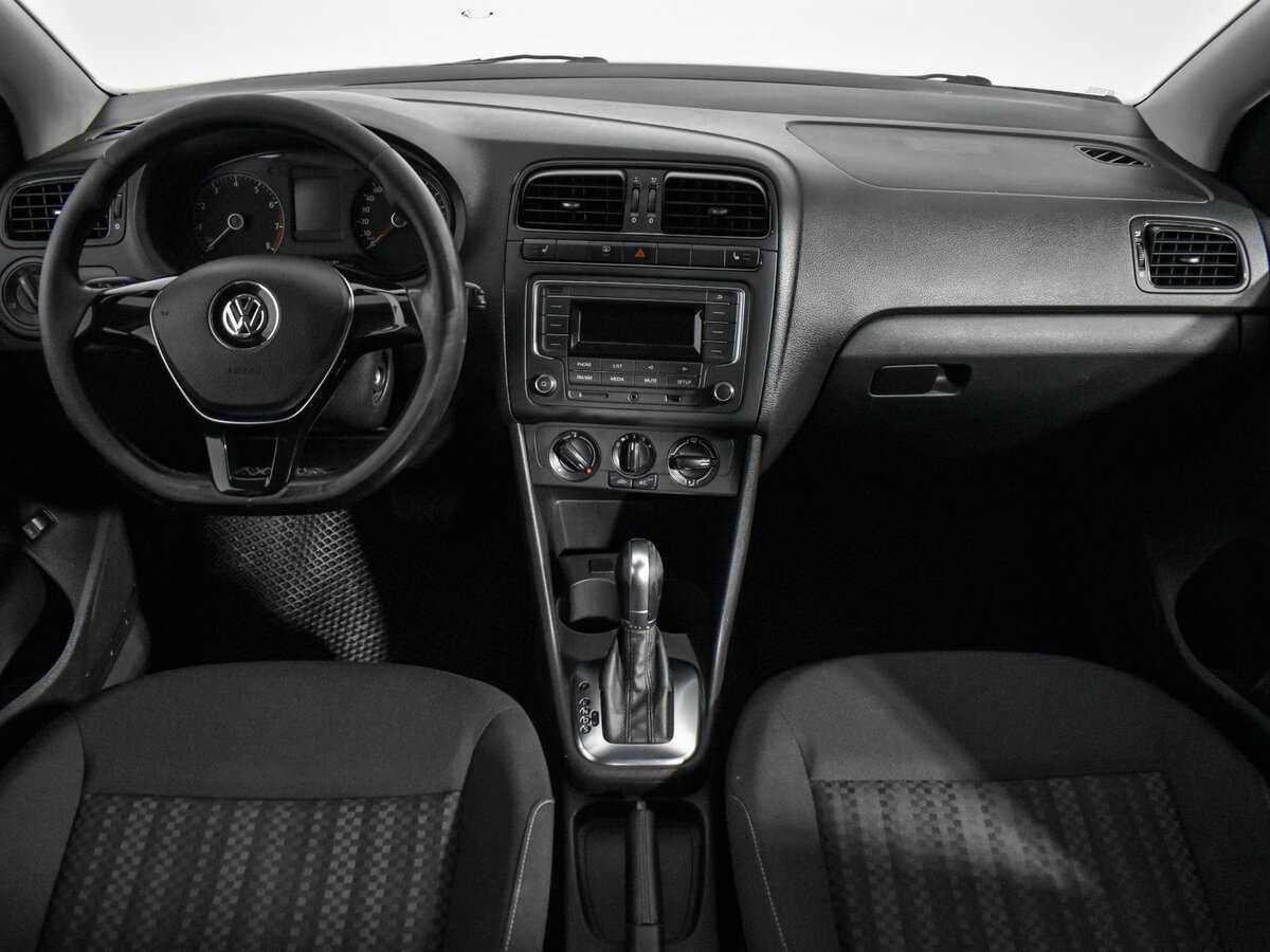 Volkswagen Polo с пробегом — 2016 год. Фото: #13
